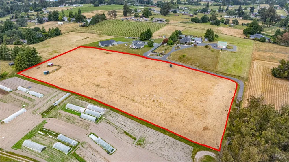 4758 Blank Road Sebastopol, CA 95472