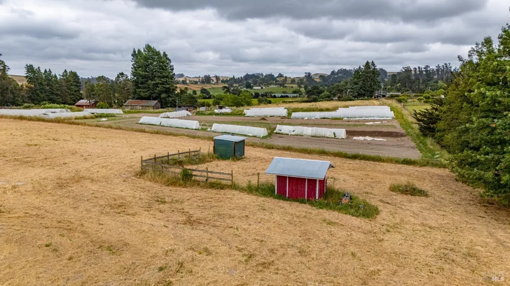 4758 Blank Road Sebastopol, CA 95472