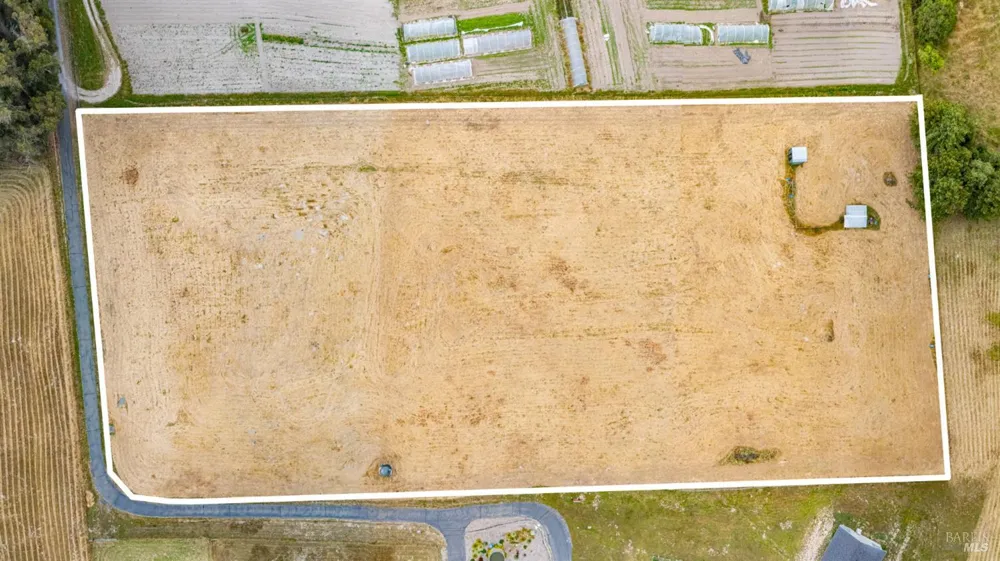 4758 Blank Road Sebastopol, CA 95472