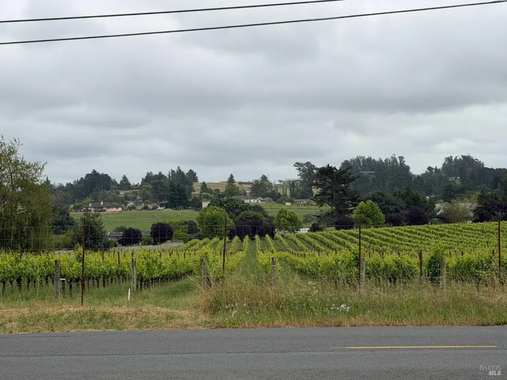 4758 Blank Road Sebastopol, CA 95472
