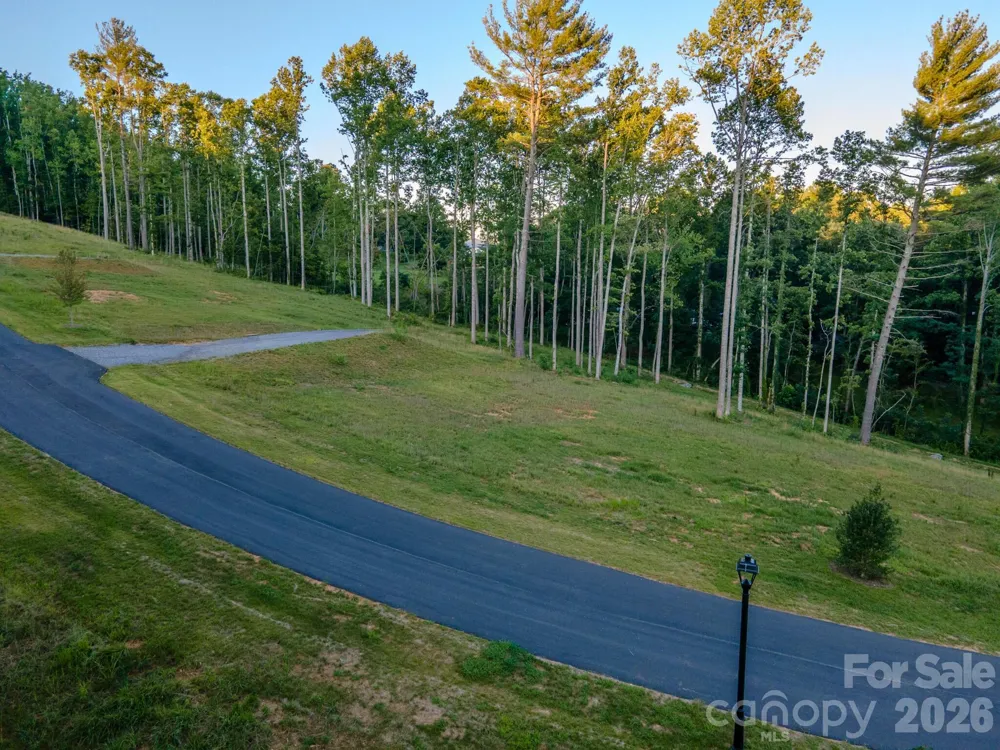 425 Irvine Drive Fairview, NC 28730