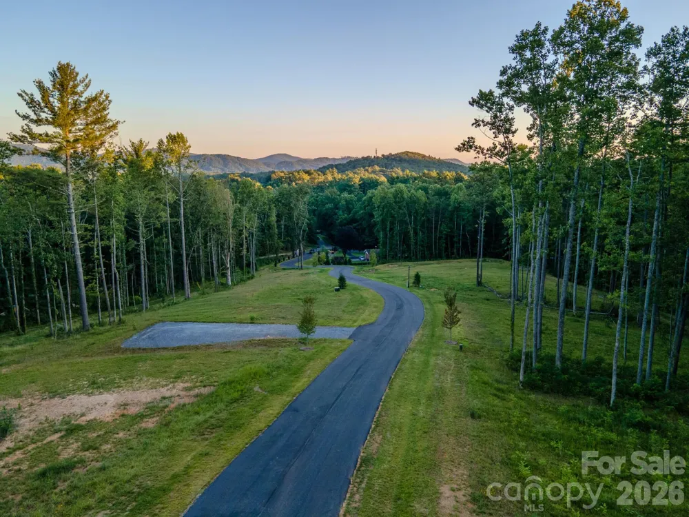 425 Irvine Drive Fairview, NC 28730