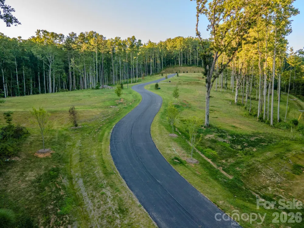 425 Irvine Drive Fairview, NC 28730