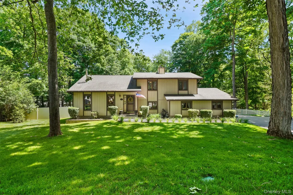90 Timberlane Court Yorktown Heights, NY 10598