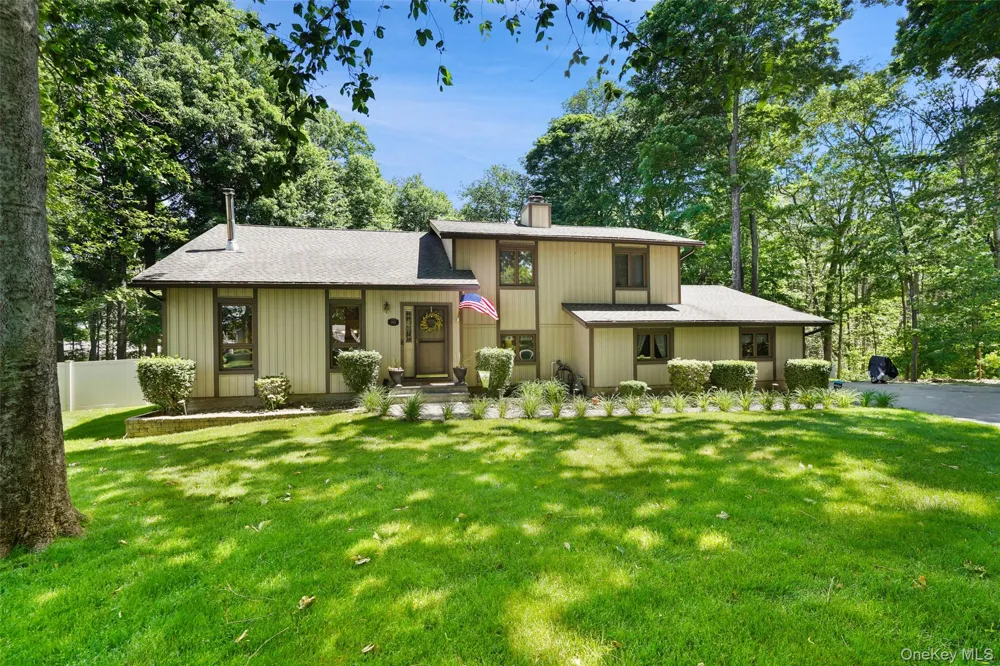 90 Timberlane Court Yorktown Heights, NY 10598