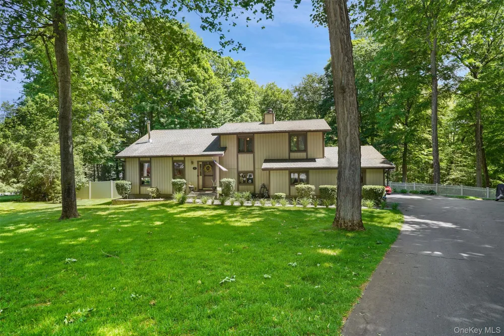 90 Timberlane Court Yorktown Heights, NY 10598
