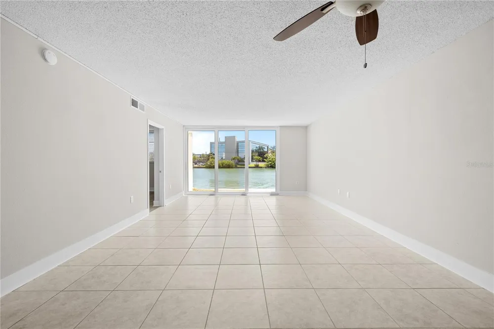 7425 BAY ISLAND DRIVE S #104 South Pasadena, FL 33707