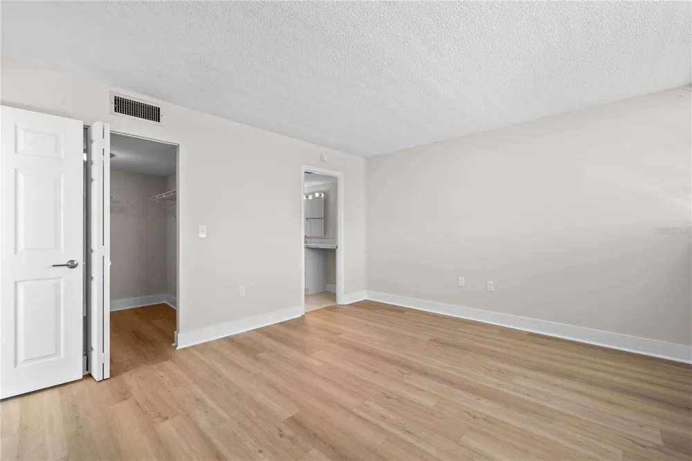 7425 BAY ISLAND DRIVE S #104 South Pasadena, FL 33707