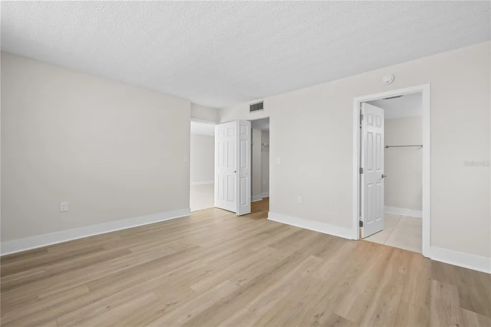 7425 BAY ISLAND DRIVE S #104 South Pasadena, FL 33707