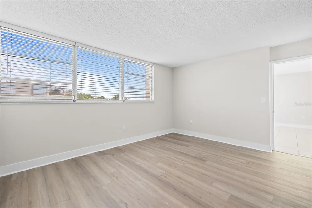 7425 BAY ISLAND DRIVE S #104 South Pasadena, FL 33707