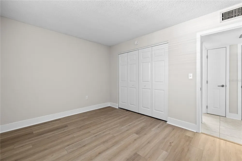 7425 BAY ISLAND DRIVE S #104 South Pasadena, FL 33707