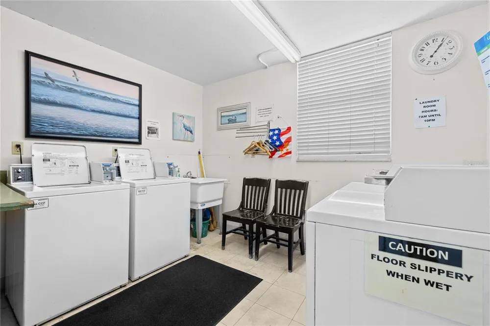 7425 BAY ISLAND DRIVE S #104 South Pasadena, FL 33707