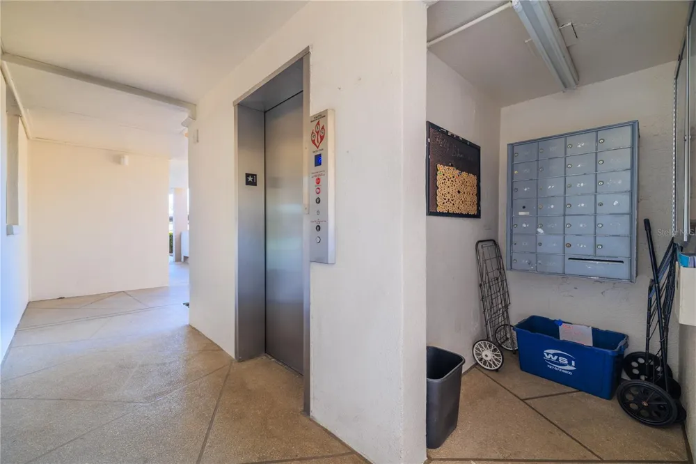 7425 BAY ISLAND DRIVE S #104 South Pasadena, FL 33707