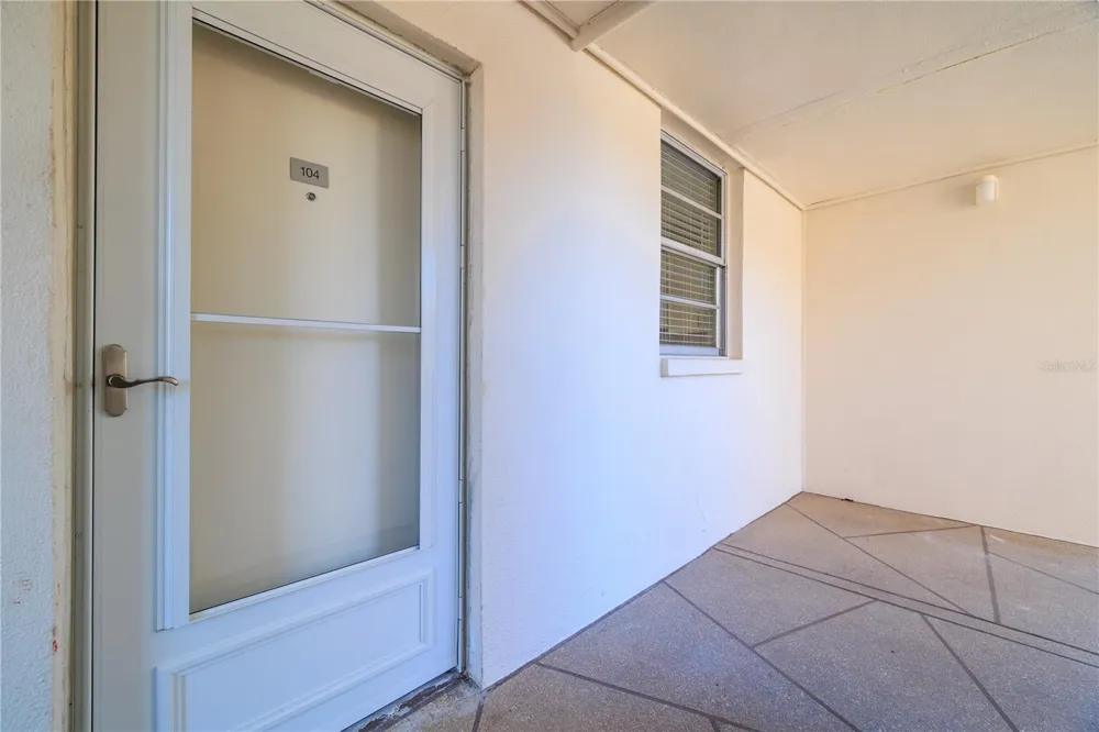 7425 BAY ISLAND DRIVE S #104 South Pasadena, FL 33707