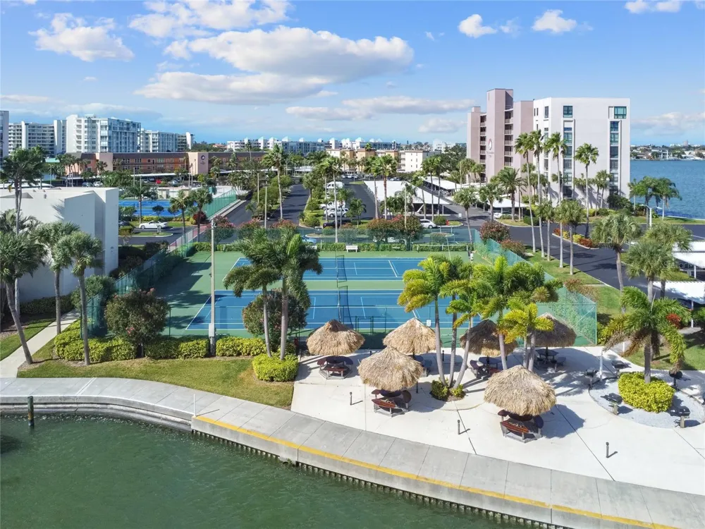 7425 BAY ISLAND DRIVE S #104 South Pasadena, FL 33707
