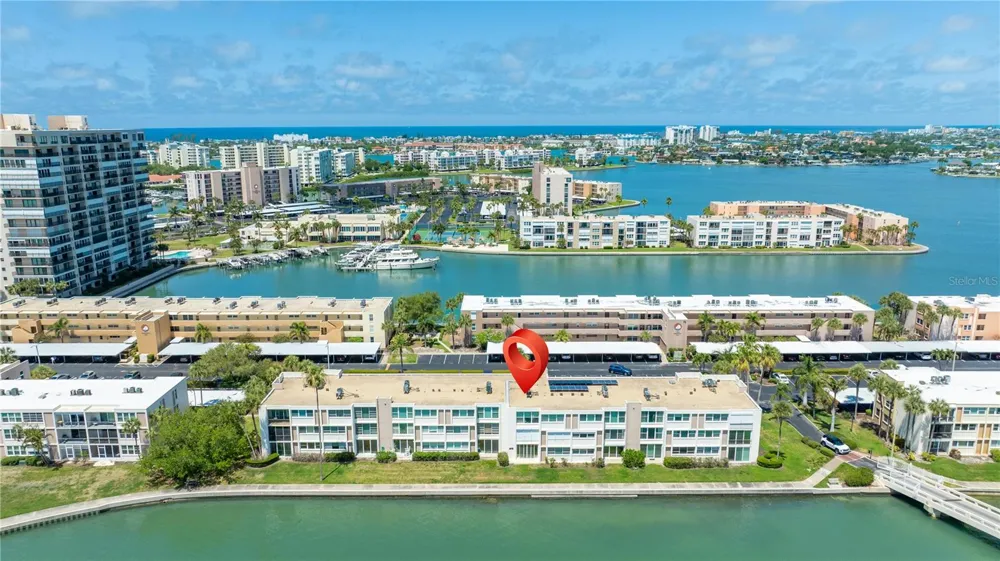 7425 BAY ISLAND DRIVE S #104 South Pasadena, FL 33707