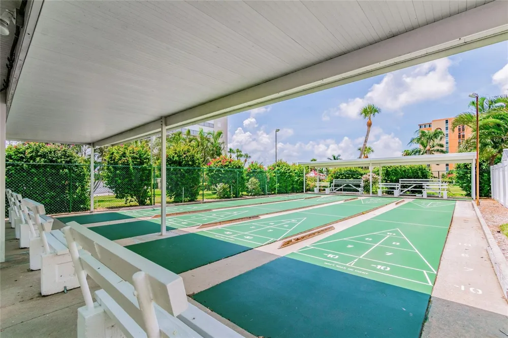 7425 BAY ISLAND DRIVE S #104 South Pasadena, FL 33707