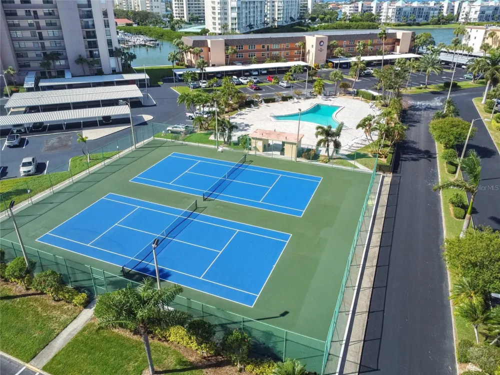 7425 BAY ISLAND DRIVE S #104 South Pasadena, FL 33707