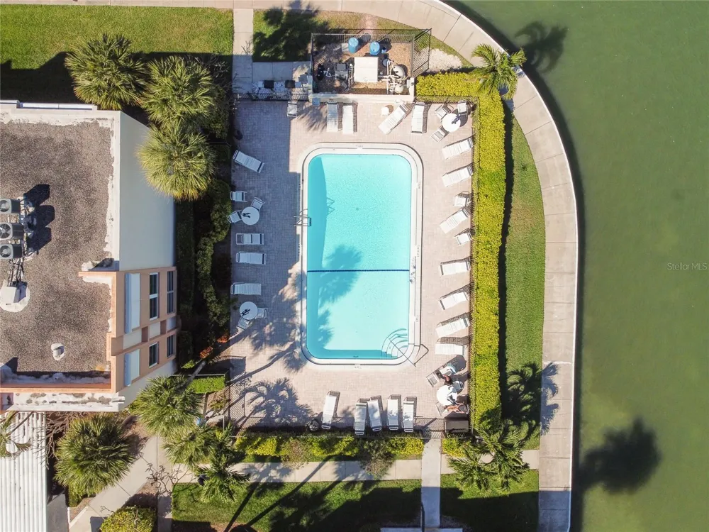 7425 BAY ISLAND DRIVE S #104 South Pasadena, FL 33707
