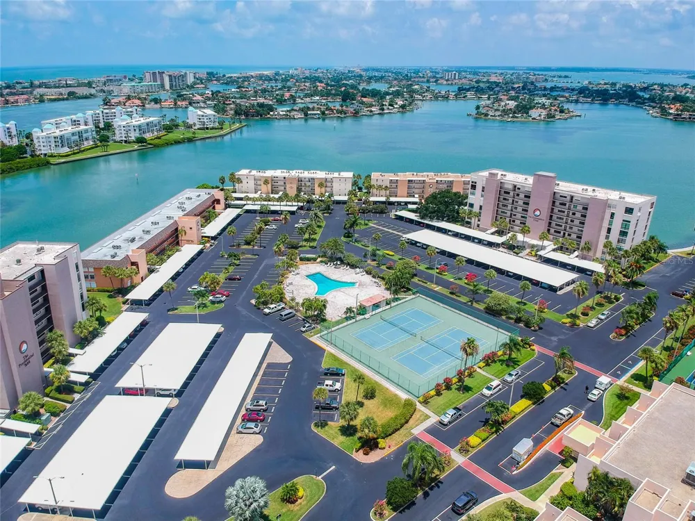 7425 BAY ISLAND DRIVE S #104 South Pasadena, FL 33707