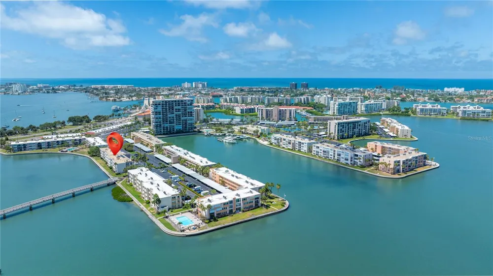 7425 BAY ISLAND DRIVE S #104 South Pasadena, FL 33707