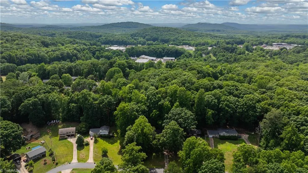 1346 Harvest Circle Asheboro, NC 27203