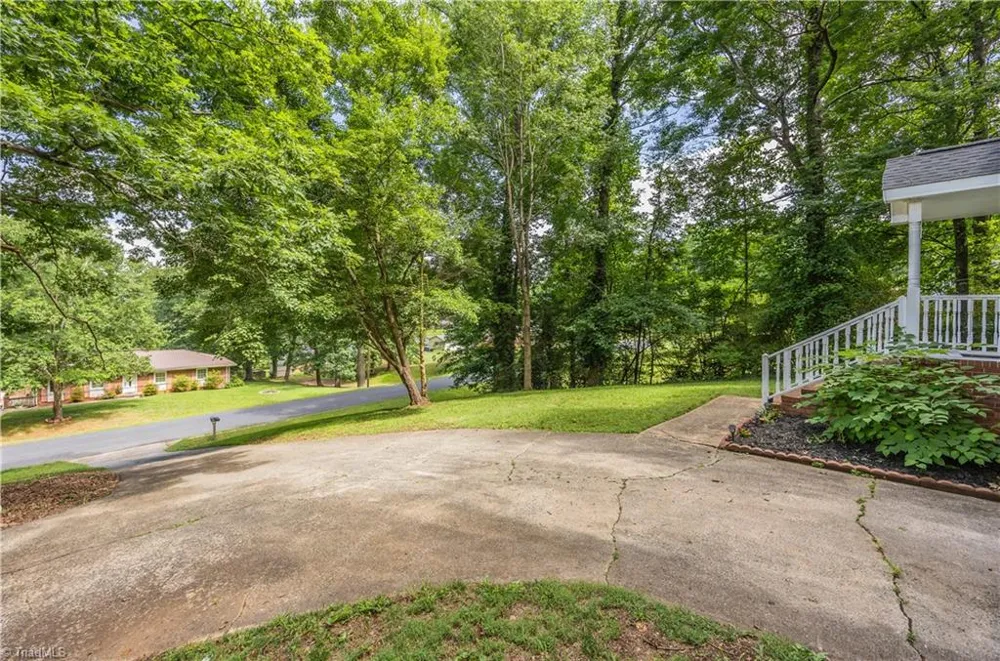 1346 Harvest Circle Asheboro, NC 27203