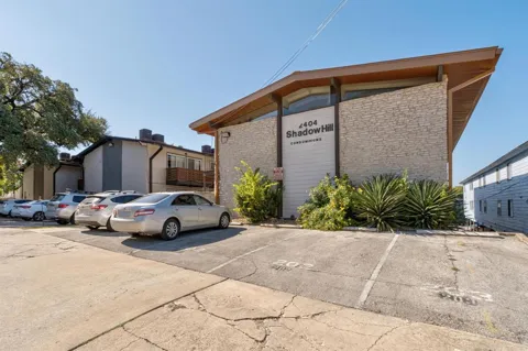 2404 Longview Street #105