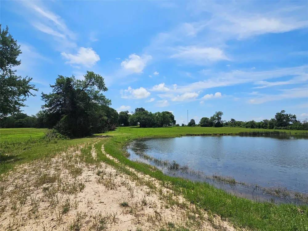 13 Fm 39 S Groesbeck, TX 76642