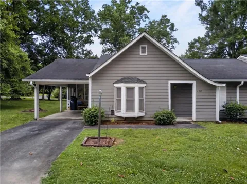 108 Villas Lane NE