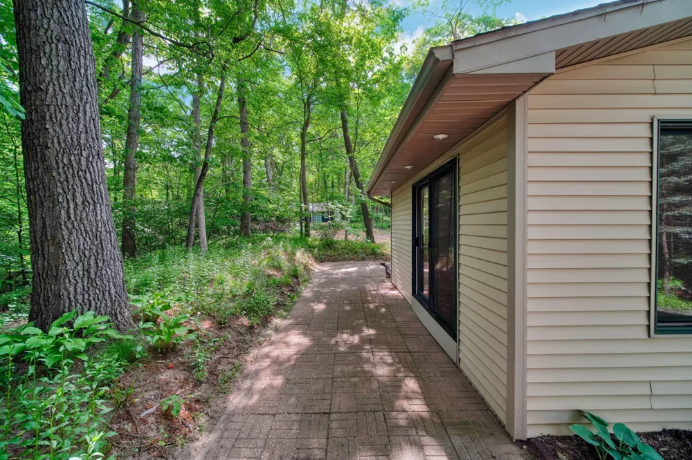 2114 Timber Lane Brooklyn, MI 49230