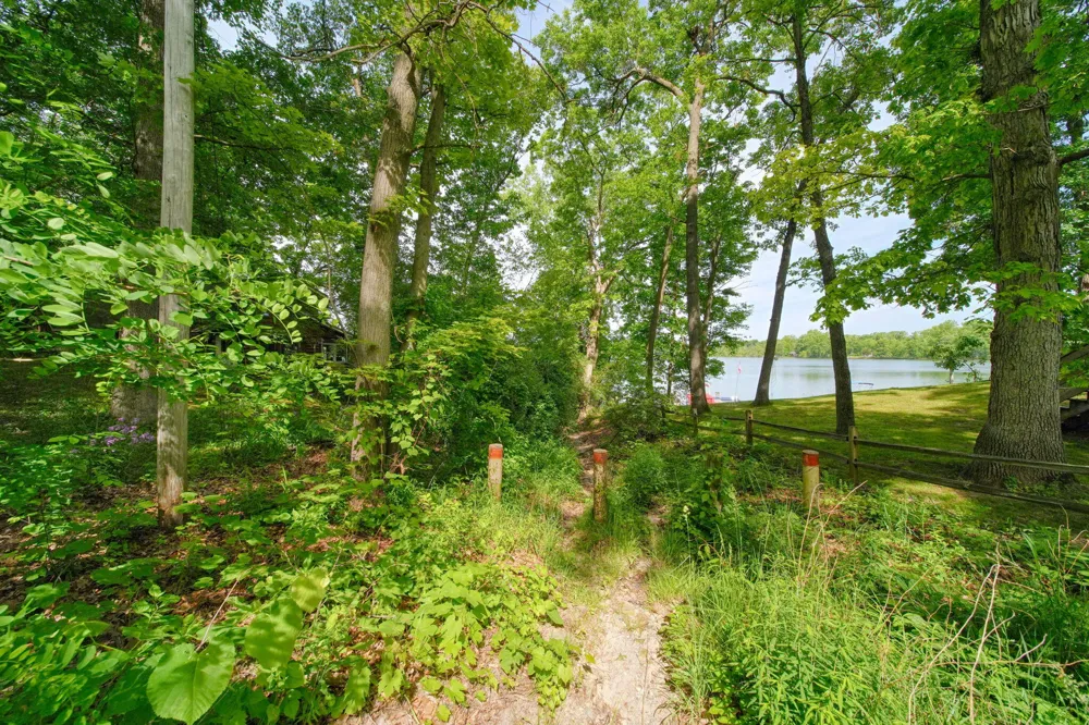 2114 Timber Lane Brooklyn, MI 49230