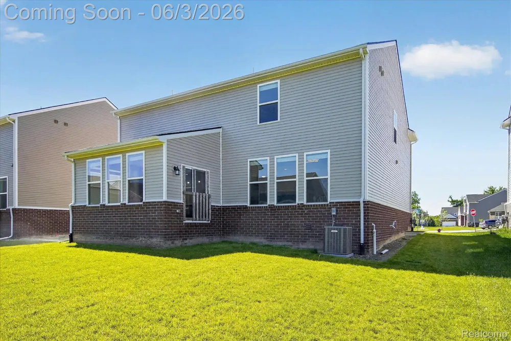 58676 Losino Drive Lyon Charter Township, MI 48178