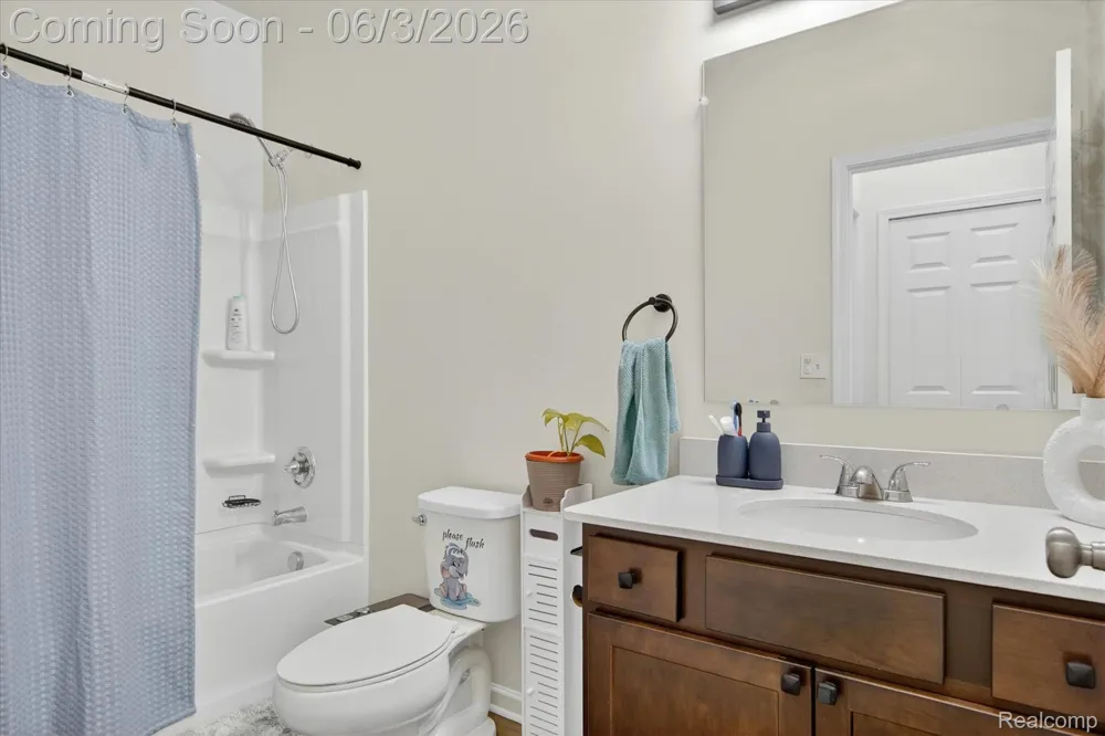 58676 Losino Drive Lyon Charter Township, MI 48178