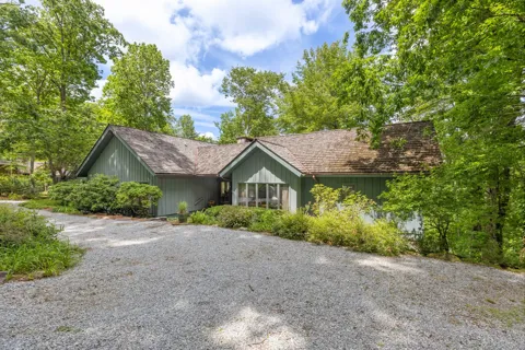 645 Heaton Forest