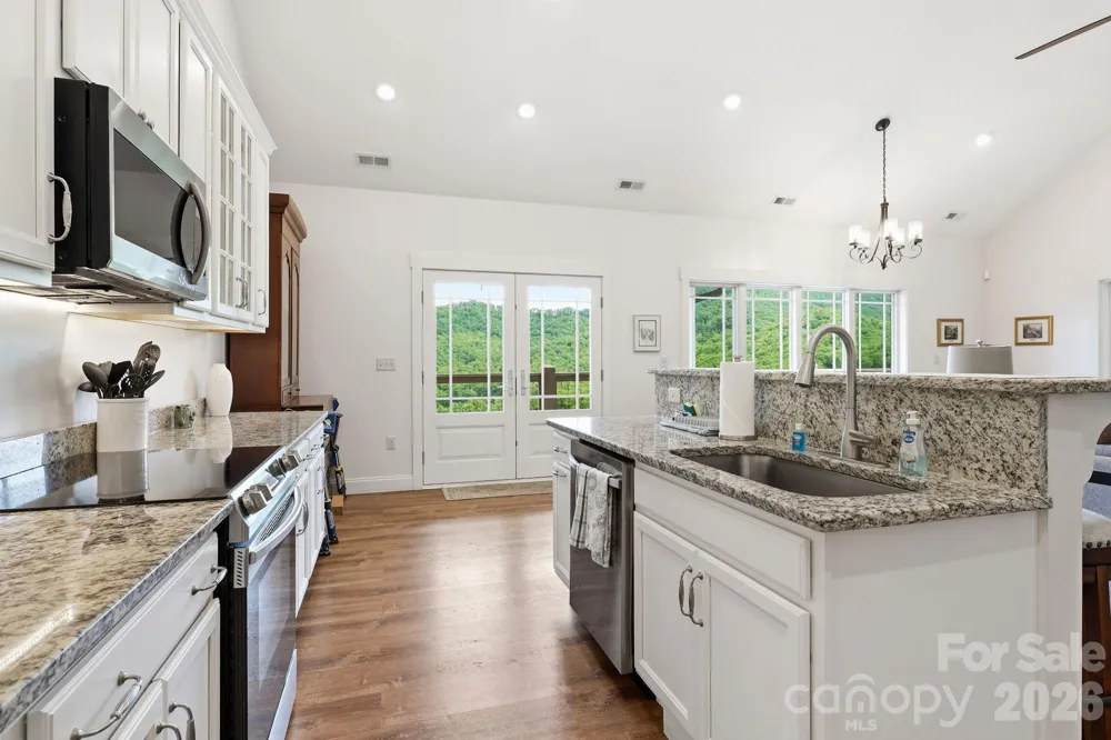 229 JD TRAIL Candler, NC 28715