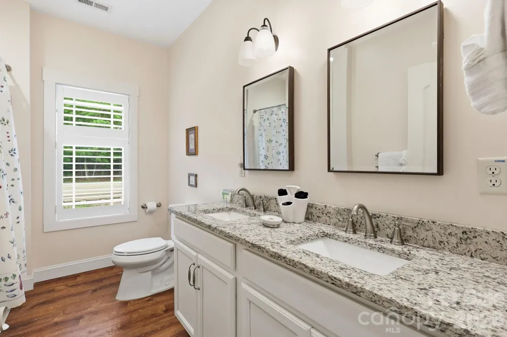 229 JD TRAIL Candler, NC 28715