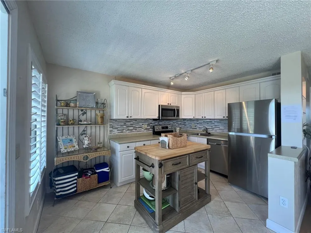 1250 Tennisplace Court #A33 Sanibel, FL 33957