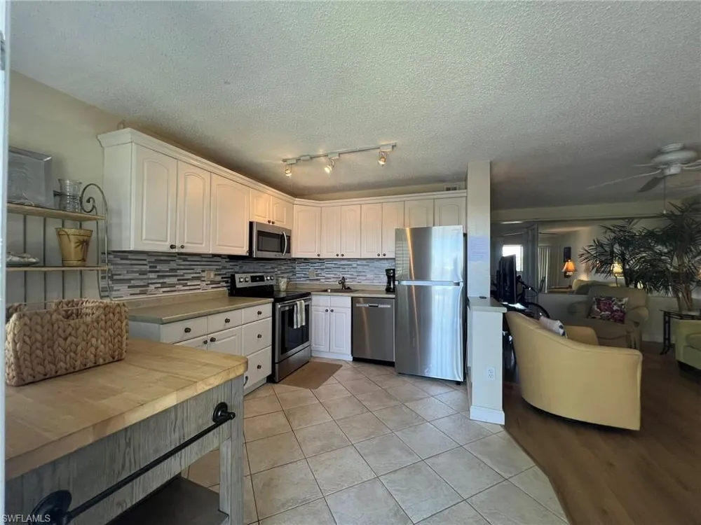 1250 Tennisplace Court #A33 Sanibel, FL 33957