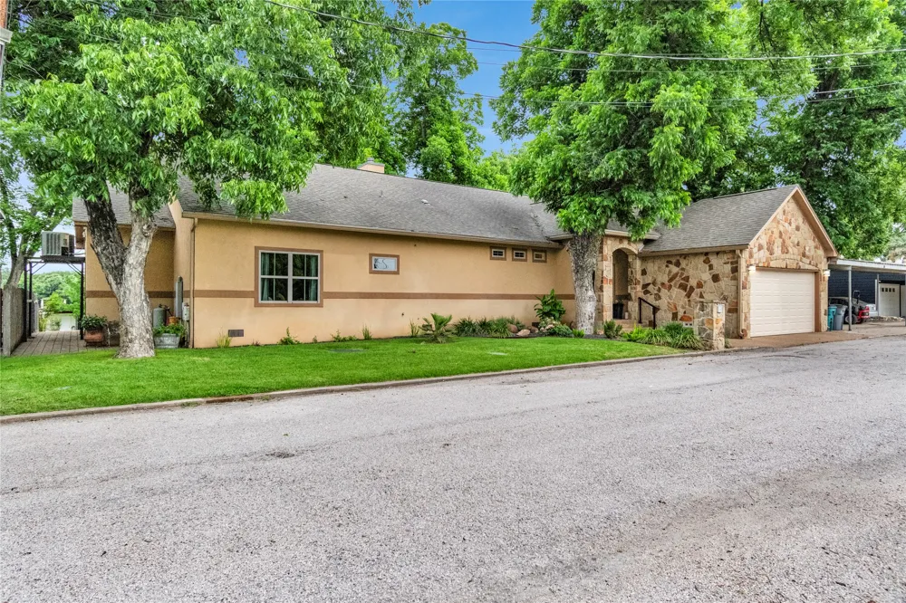 124 Riverbend Lane Kingsland, TX 78639
