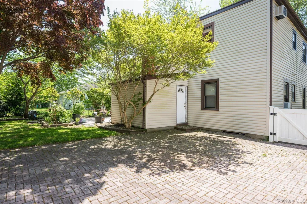 1045 Stanton Avenue Woodmere, NY 11598