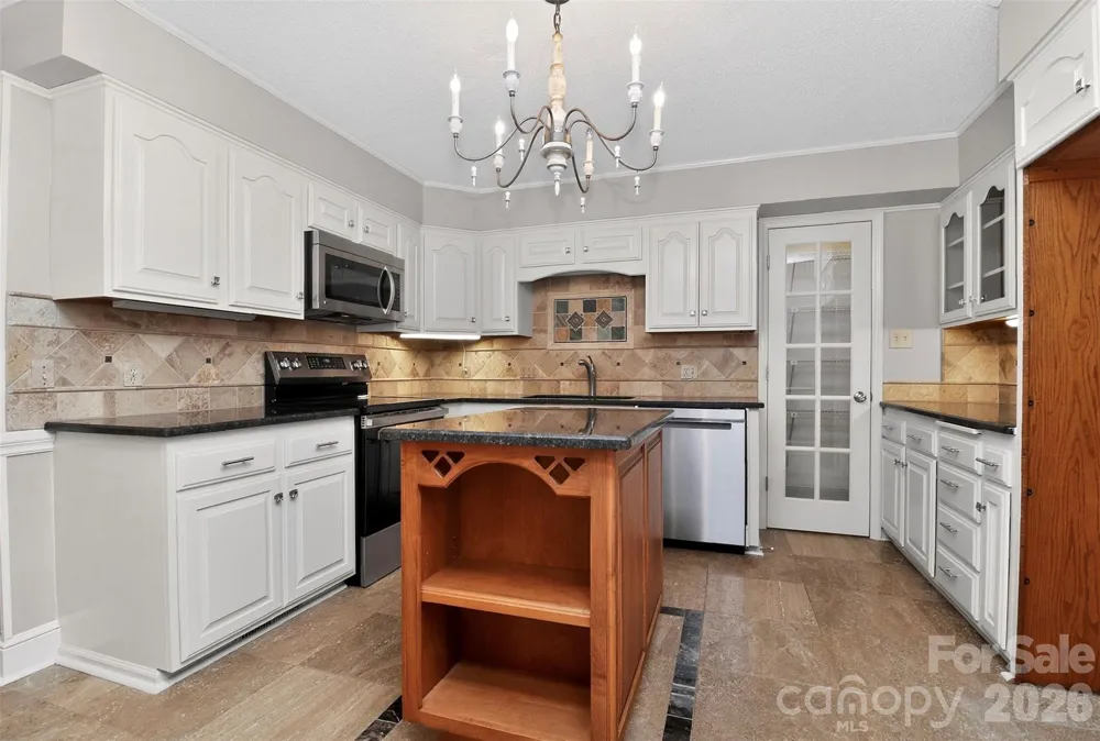 971 Stanley Lucia Road Mount Holly, NC 28120