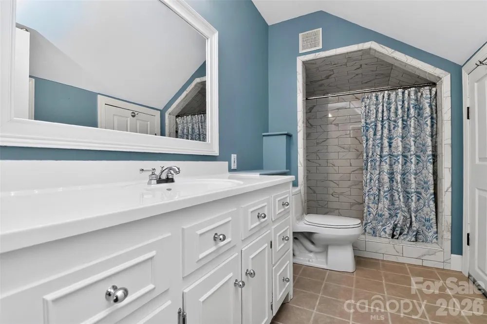 971 Stanley Lucia Road Mount Holly, NC 28120