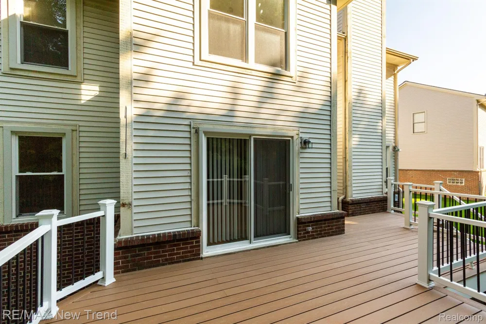 43159 Sandstone Novi City, MI 48377