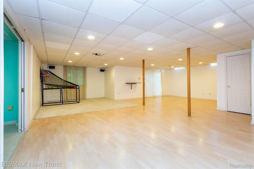 43159 Sandstone Novi City, MI 48377