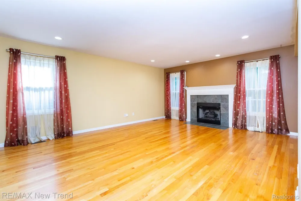 43159 Sandstone Novi City, MI 48377