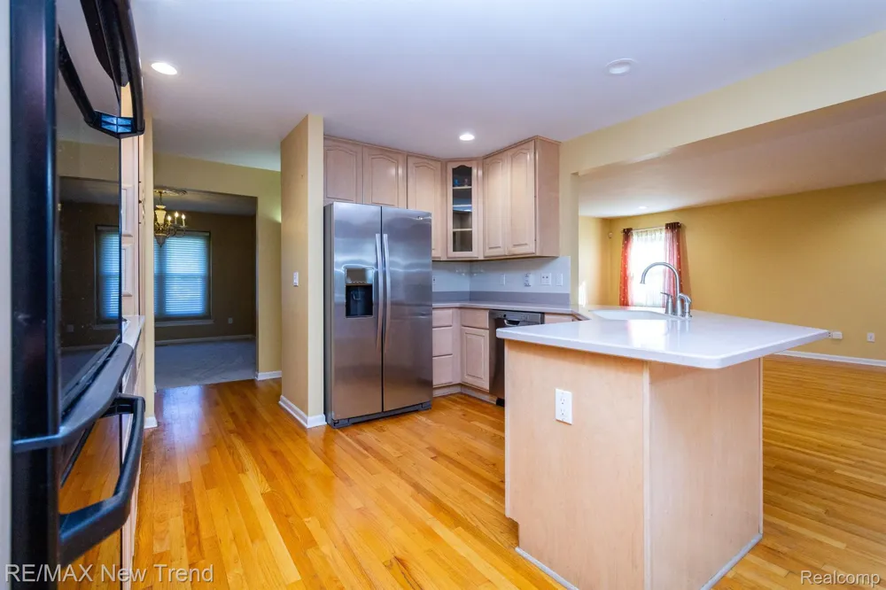 43159 Sandstone Novi City, MI 48377