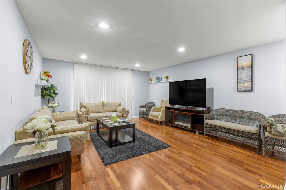 705 Randolph Street Northville City, MI 48167