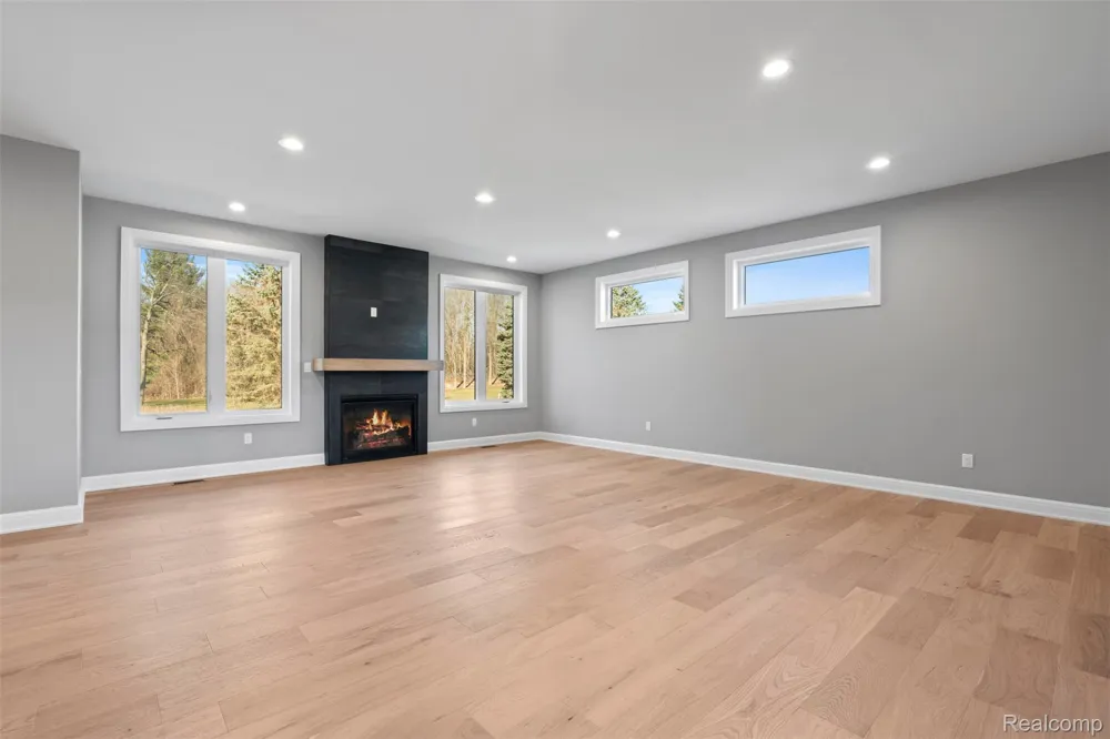 2185 Heidi Drive Addison Township, MI 48370
