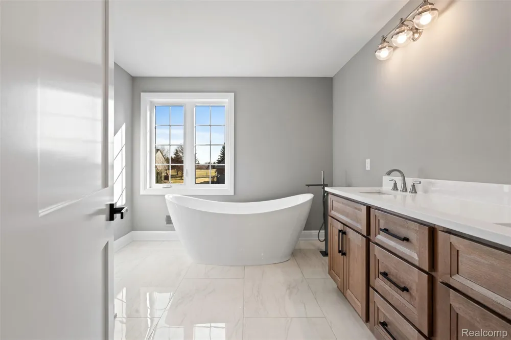 2185 Heidi Drive Addison Township, MI 48370